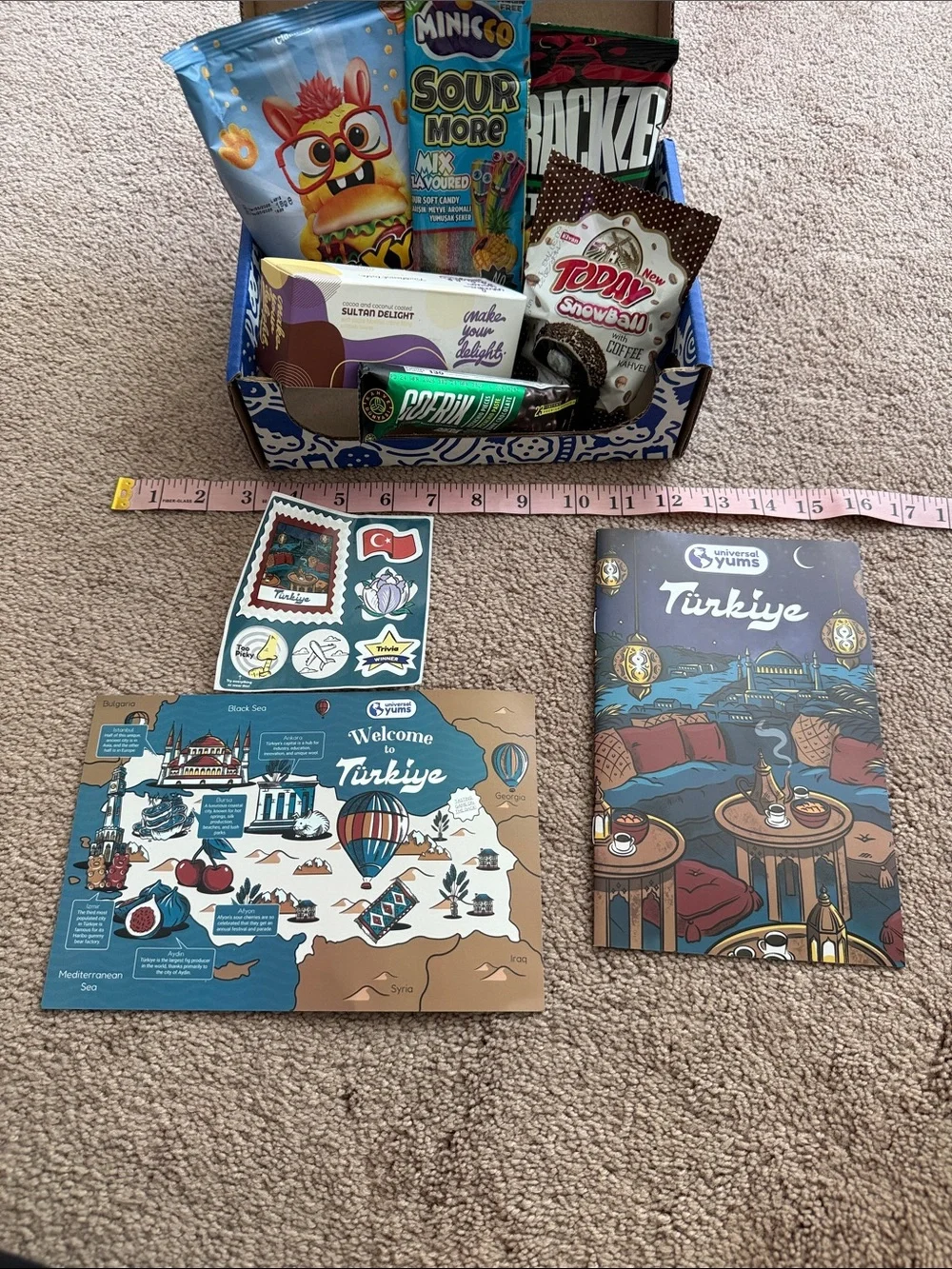 Universal Yums Snack & Activity Gift Box Turkey